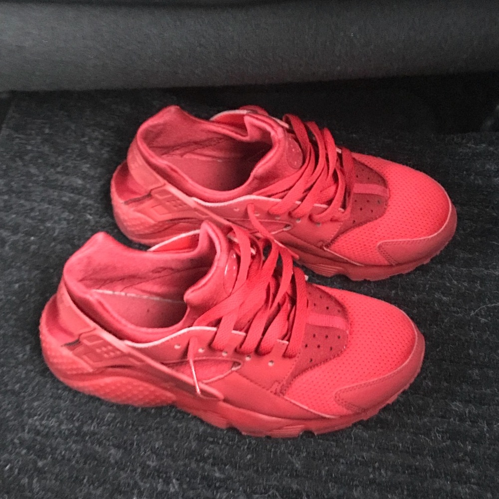 Red Huaraches